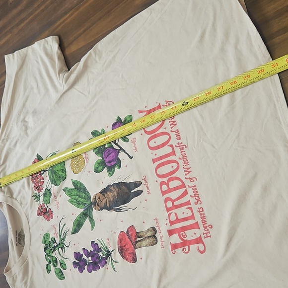 Warner Bros. Herbology Graphic Tee - Picture 6 of 7